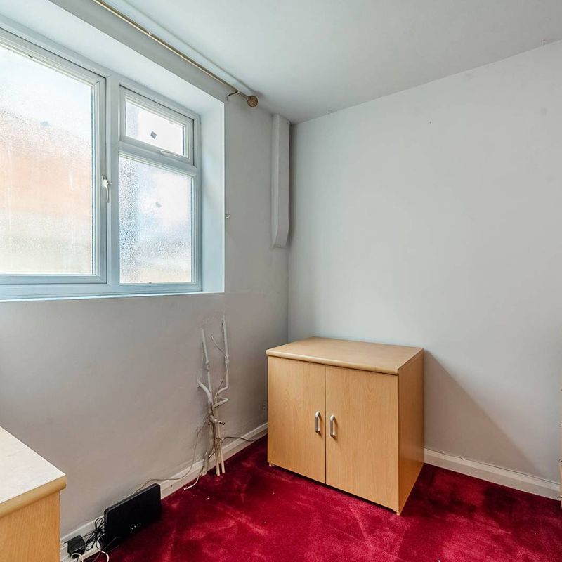 5 Bedroom House to Rent in TINTERN WAY | Foxtons West Harrow