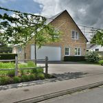Rent 4 bedroom house of 330 m² in Overijse
