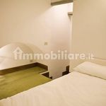 Affitto 4 camera appartamento di 75 m² in Firenze