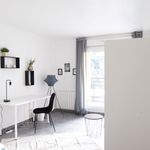 Rent a room of 83 m² in Vénissieux