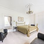 Rent 4 bedroom house of 215 m² in London