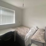 Rent 4 bedroom flat in Ammanford