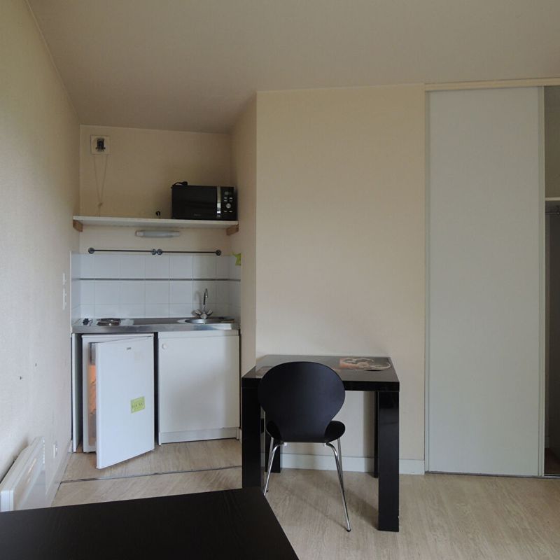 En location Appartement 1 pièce 23 m Poitiers