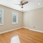 Rent 2 bedroom apartment of 1200 m² in Dobbs Ferry