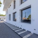 Rent 6 bedroom house of 728 m² in Sagunto