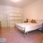 Affitto 5 camera appartamento di 120 m² in Bologna