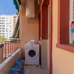 Rent a room of 74 m² in València