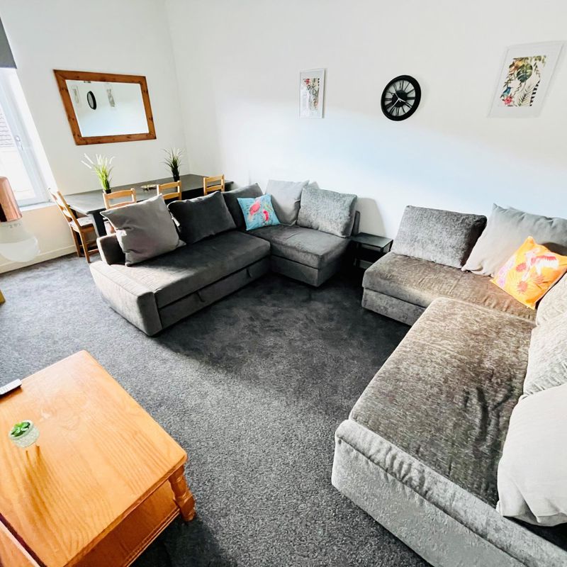 1 bedroom property to let in Cardiff Road, Troedyrhiw, MERTHYR TYDFIL - £400 pcm
