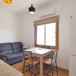Rent 4 bedroom apartment of 70 m² in Barcelona
