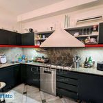Affitto 6 camera appartamento di 240 m² in Rome