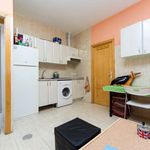 Rent a room of 76 m² in Madrid