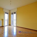 Affitto 4 camera appartamento di 135 m² in San Donato Milanese