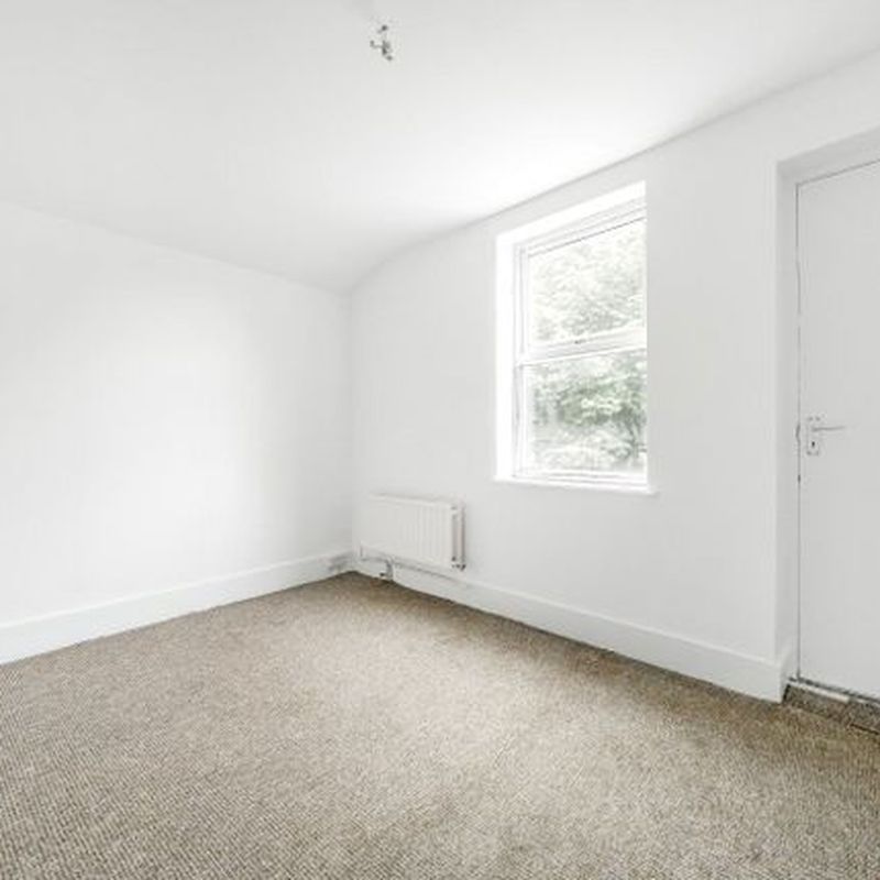 Flat to rent in Ashdown Road, Worthing BN11