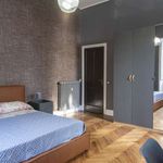 Rent a room of 230 m² in Roma
