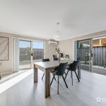 Rent 4 bedroom house of 360 m² in Sydney