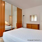 Affitto 4 camera appartamento di 98 m² in Milano