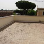 Rent 5 bedroom house of 500 m² in Roma