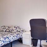 Rent a room of 150 m² in Zaragoza