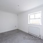 Rent 3 bedroom flat in Woodford Green