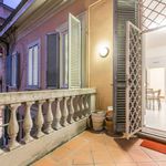Affitto 7 camera appartamento di 200 m² in Bologna