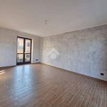 Affitto 3 camera appartamento di 102 m² in Gassino Torinese
