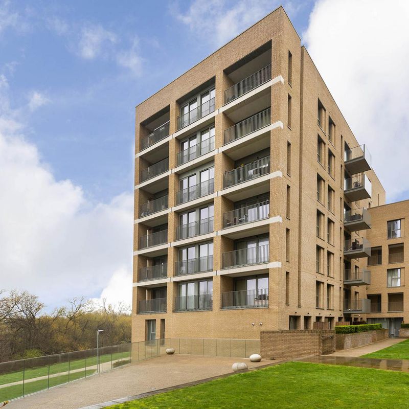 Modern Apartment in a Stunning Development West Hendon