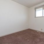 Rent 3 bedroom apartment of 103 m² in Calgary