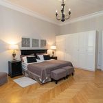 Rent 3 bedroom apartment of 173 m² in Berlin Schöneberg