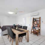 Rent 2 bedroom apartment in Cairns North