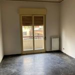 Affitto 5 camera appartamento di 150 m² in Reggio di Calabria