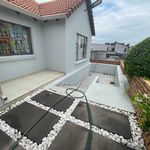 Rent 4 bedroom house of 575 m² in Edenvale