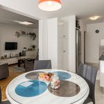 Rent 2 bedroom apartment of 64 m² in Split