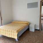 Affitto 4 camera appartamento in Parma