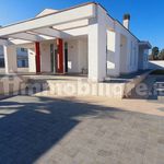 Rent 4 bedroom house of 160 m² in Latina