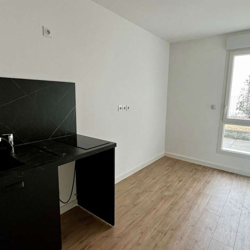 Location appartement 1 pièce 36 m² Fleury-les-Aubrais (45400)