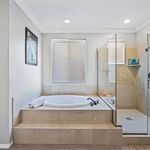 Rent 4 bedroom apartment of 268 m² in La Quinta
