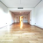 Alquilo 3 dormitorio apartamento de 247 m² en Madrid