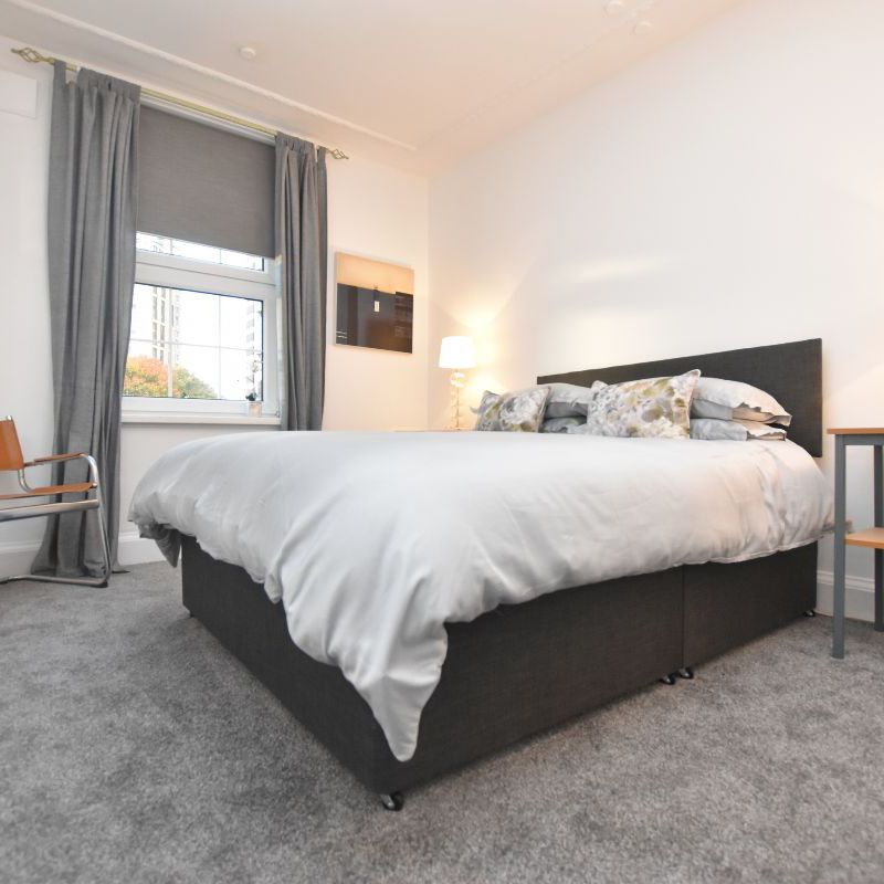 To Let - 3 bedroom Apartment, Cropthorne Court Calthorpe Road, Edgbaston, Birmingham - £1,500 pcm Ladywood
