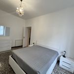 Affitto 6 camera appartamento di 74 m² in Genova