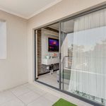 Rent 2 bedroom apartment of 80 m² in Sandton