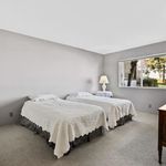 Rent 3 bedroom apartment of 227 m² in Newport Beach
