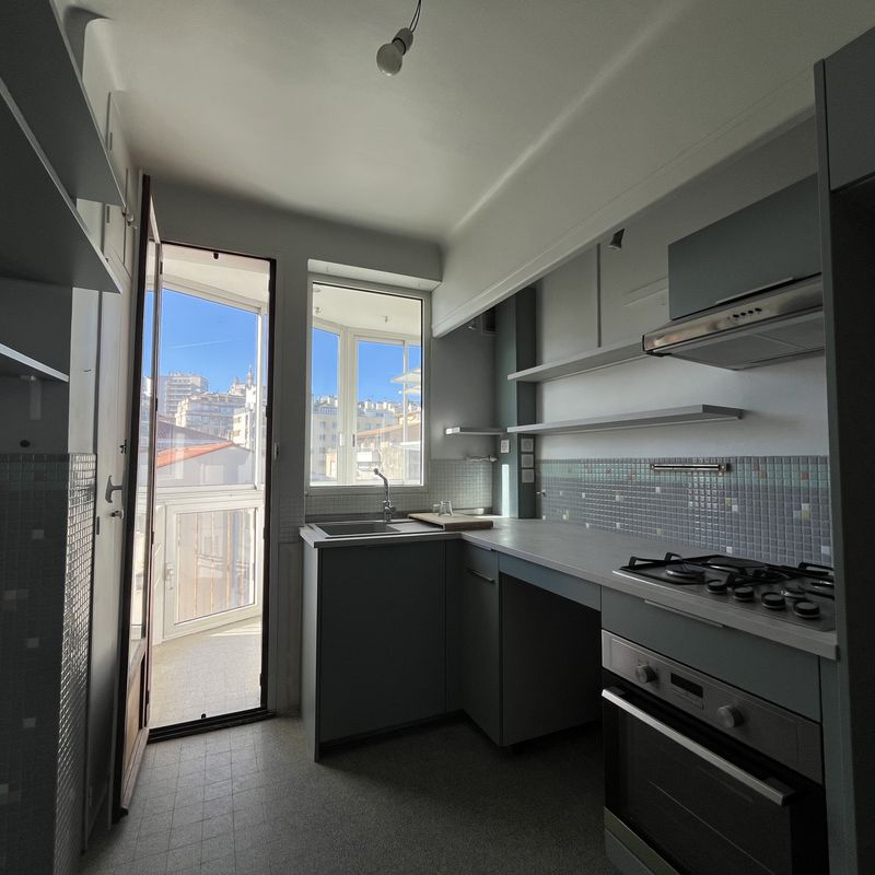 Appartement 2 pièces - 74m² - MARSEILLE  - 7ème Marseille 7ème