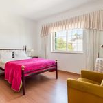 Rent 5 bedroom apartment of 135 m² in União das Freguesias de Charneca de Caparica e Sobreda