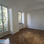 Affitto 6 camera appartamento di 120 m² in Torino