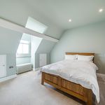 Rent 5 bedroom house in Broxbourne