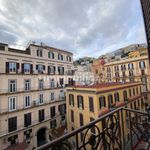 Affitto 4 camera appartamento di 155 m² in Napoli