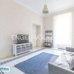 Affitto 6 camera appartamento di 256 m² in Roma