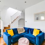 Rent 3 bedroom flat of 85 m² in London