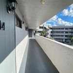 Rent 2 bedroom apartment of 1041 m² in Hialeah