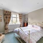 Rent 6 bedroom house in Borehamwood
